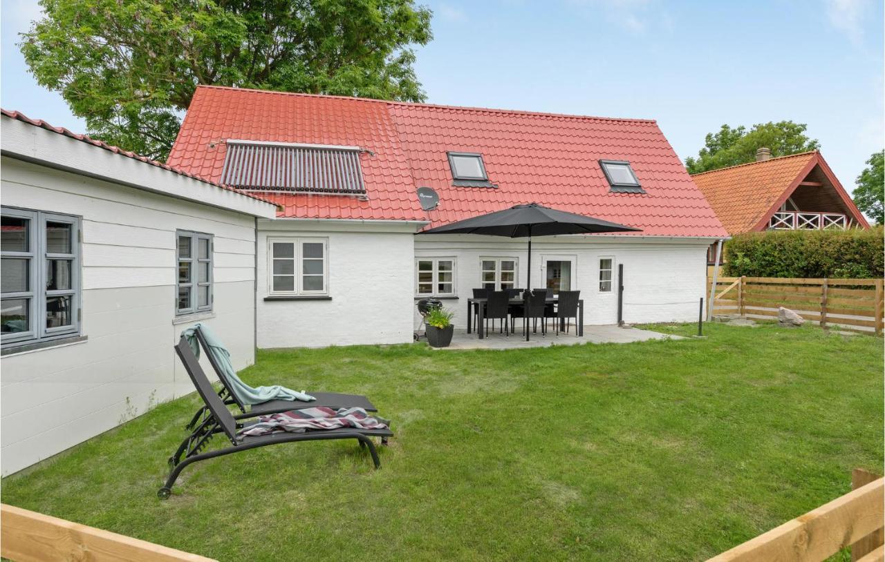 Nice Home In Aeroskobing With Kitchen Exterior foto